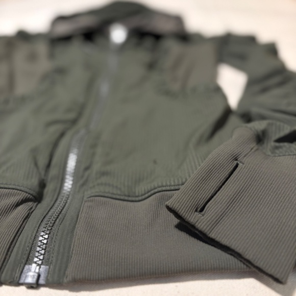 Lululemon dance studio jacket III dark green size 6 - Picture 5 of 14